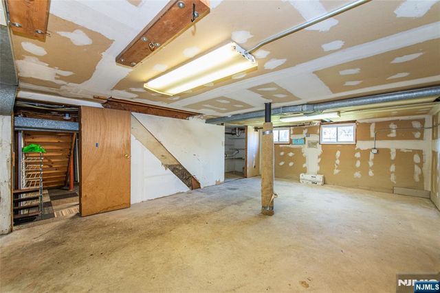 8 Tyler Place, West Milford, NJ 07421