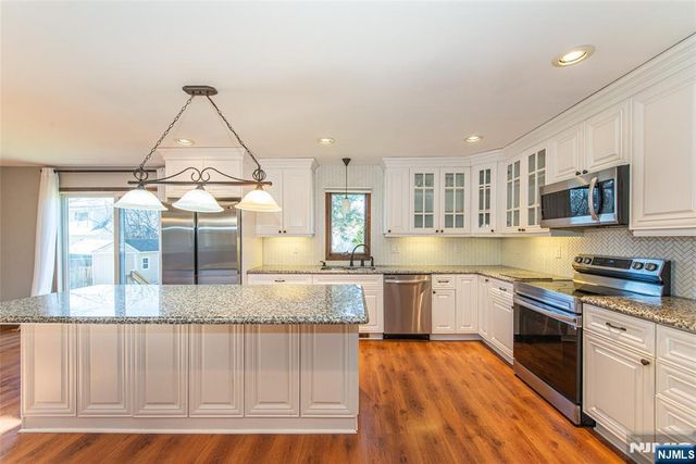 8 Tyler Place, West Milford, NJ 07421