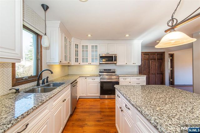 8 Tyler Place, West Milford, NJ 07421