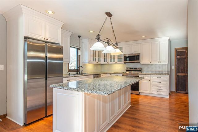 8 Tyler Place, West Milford, NJ 07421