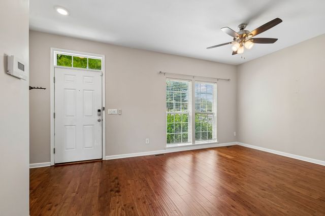 7703 Porter House Dr, Nashville, TN 37211
