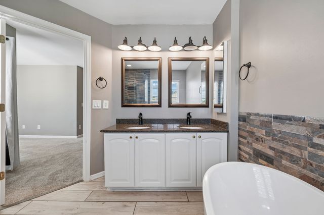 7703 Porter House Dr, Nashville, TN 37211