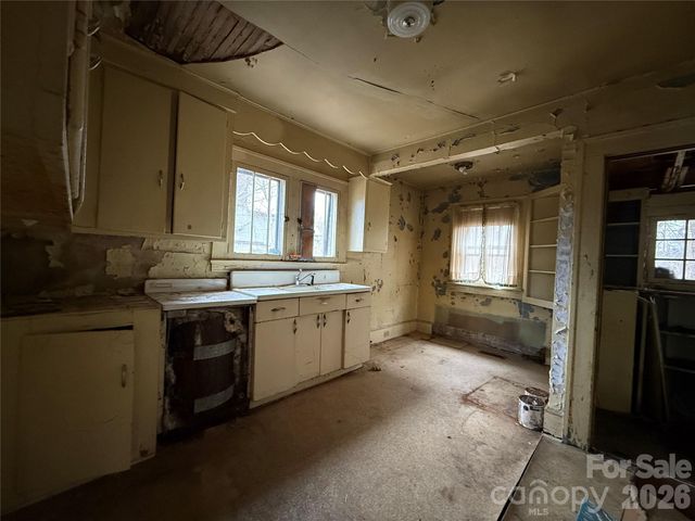 24 Dysart Street, Asheville, NC 28806