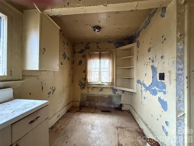 24 Dysart Street, Asheville, NC 28806