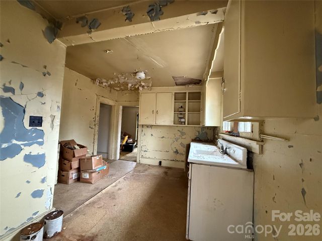 24 Dysart Street, Asheville, NC 28806