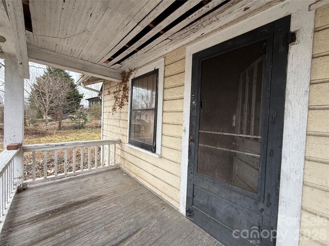 24 Dysart Street, Asheville, NC 28806