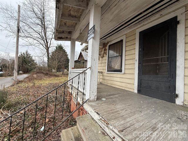 24 Dysart Street, Asheville, NC 28806