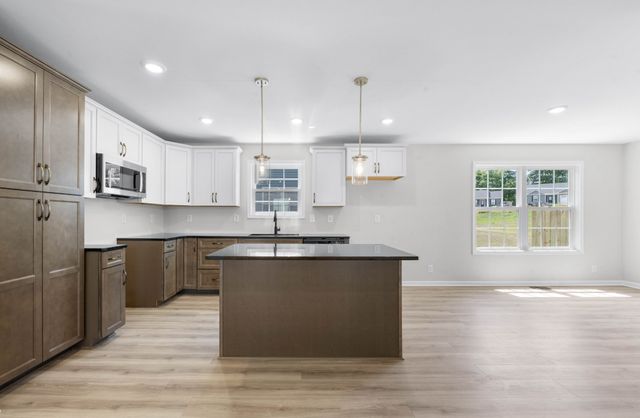 1166 Tybee Dr, Clarksville, TN 37042