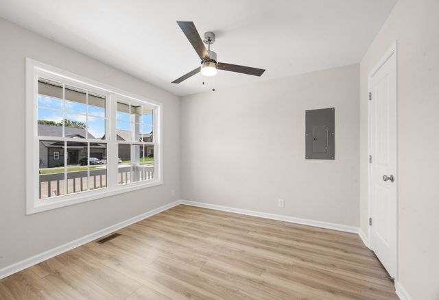 1166 Tybee Dr, Clarksville, TN 37042