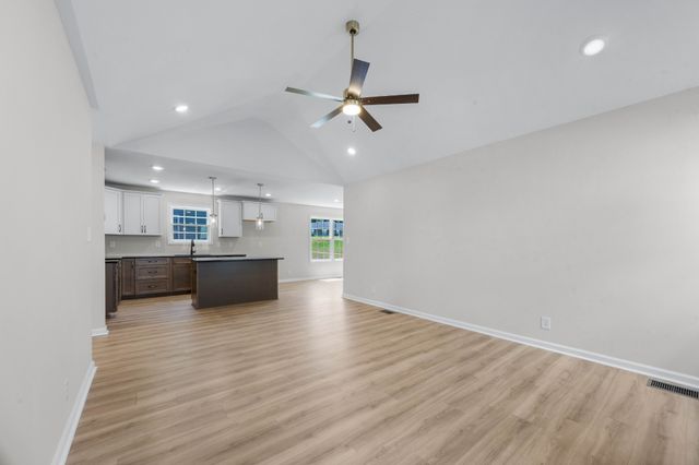 1166 Tybee Dr, Clarksville, TN 37042