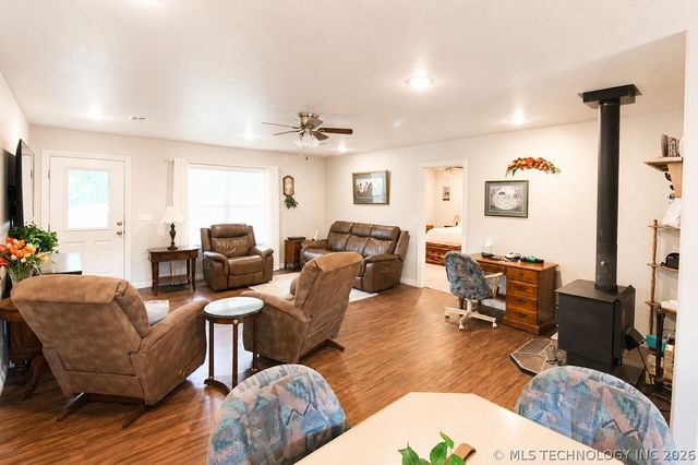 8268 N Shiloh Road, Hulbert, OK 74441
