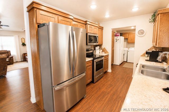 8268 N Shiloh Road, Hulbert, OK 74441