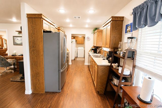 8268 N Shiloh Road, Hulbert, OK 74441
