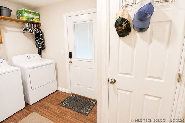 8268 N Shiloh Road, Hulbert, OK 74441