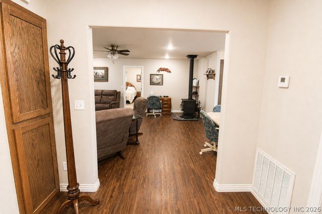 8268 N Shiloh Road, Hulbert, OK 74441