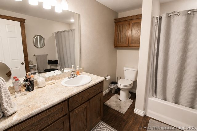 8268 N Shiloh Road, Hulbert, OK 74441