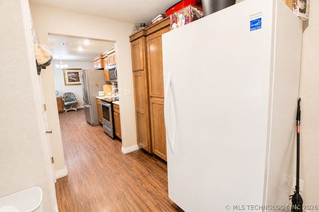 8268 N Shiloh Road, Hulbert, OK 74441