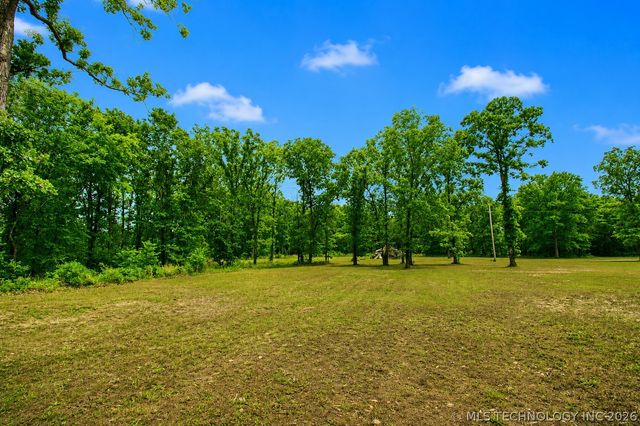 8268 N Shiloh Road, Hulbert, OK 74441