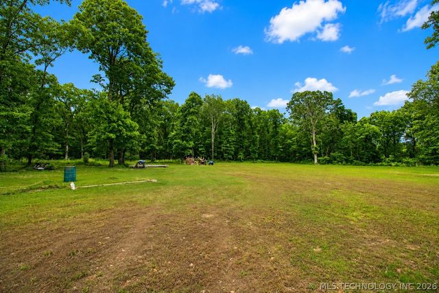 8268 N Shiloh Road, Hulbert, OK 74441