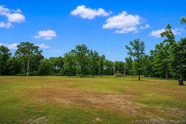 8268 N Shiloh Road, Hulbert, OK 74441