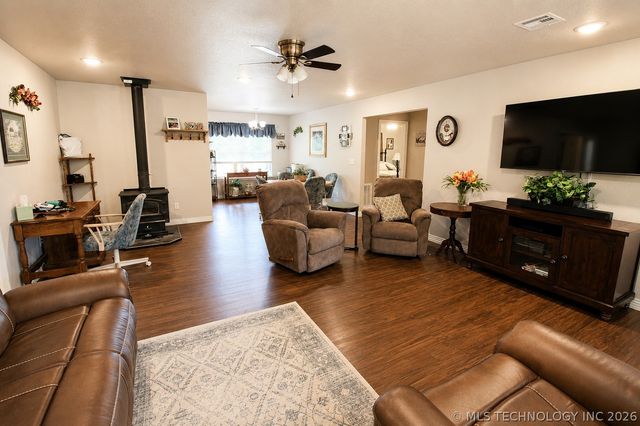8268 N Shiloh Road, Hulbert, OK 74441
