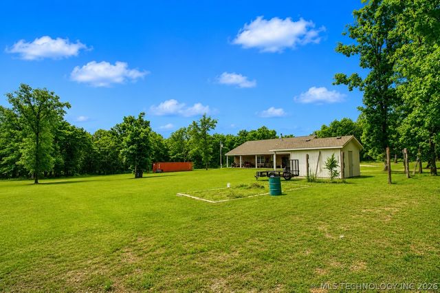8268 N Shiloh Road, Hulbert, OK 74441