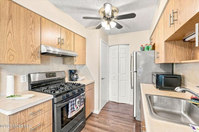 9 Gibraltar Court, Barnegat, NJ 08005