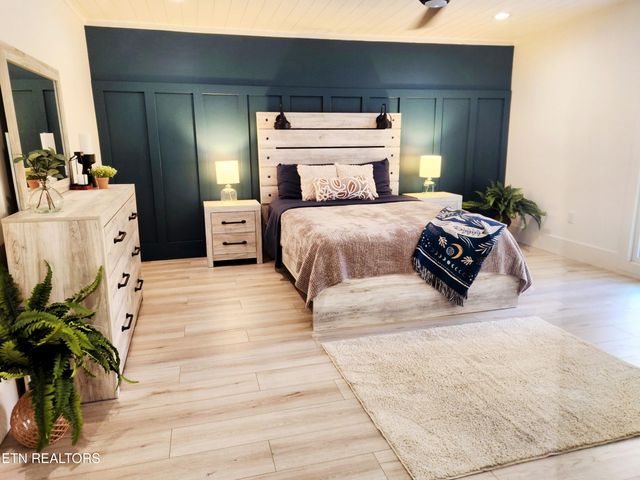 1011 S Court St, Maryville, TN 37803