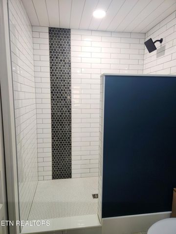 1011 S Court St, Maryville, TN 37803