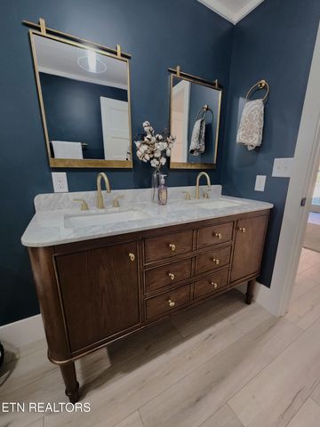 1011 S Court St, Maryville, TN 37803