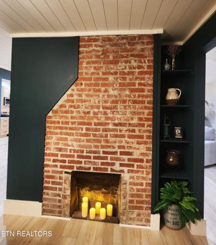 1011 S Court St, Maryville, TN 37803