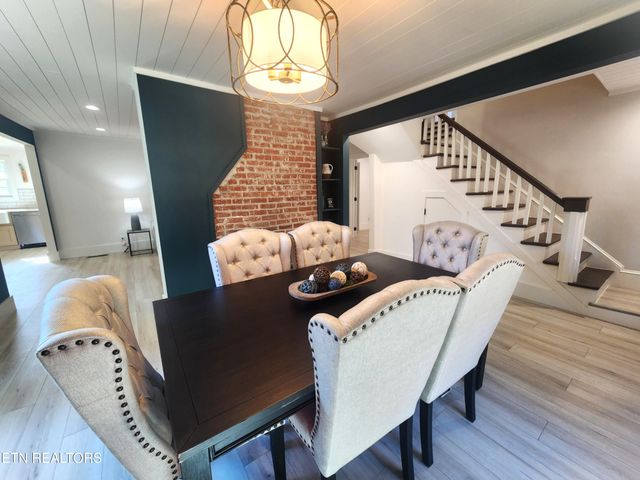 1011 S Court St, Maryville, TN 37803