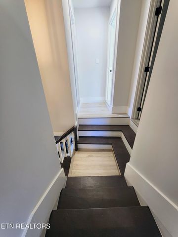 1011 S Court St, Maryville, TN 37803