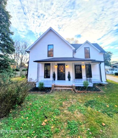 1011 S Court St, Maryville, TN 37803