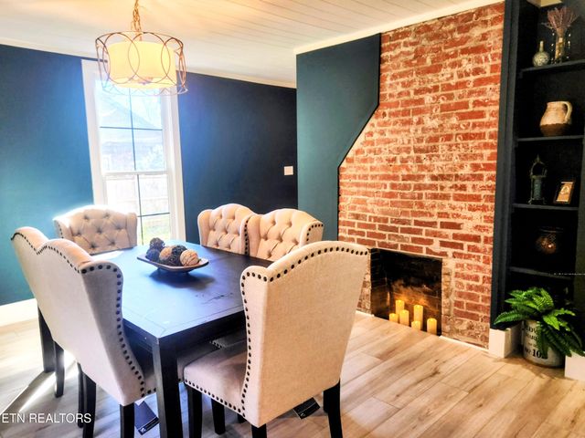 1011 S Court St, Maryville, TN 37803