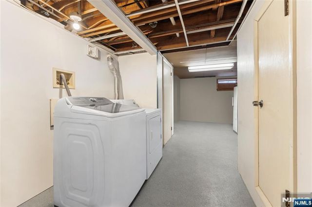 60 White Oak Road, Par-troy Hills Twp., NJ 07054