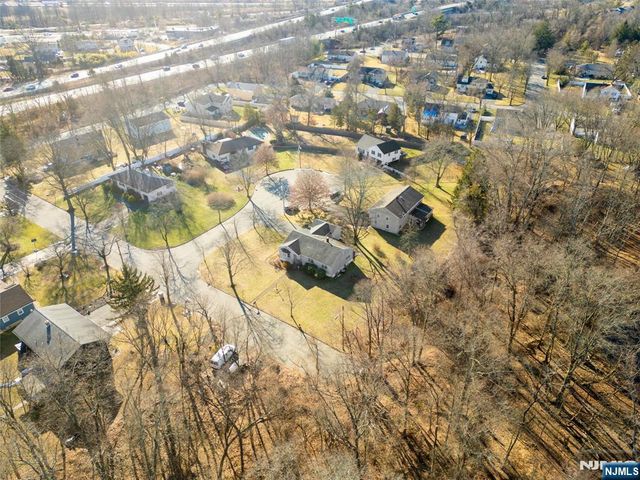 60 White Oak Road, Par-troy Hills Twp., NJ 07054