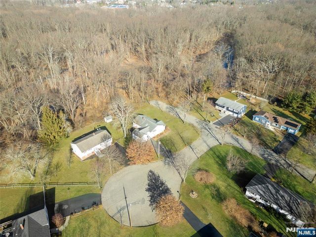 60 White Oak Road, Par-troy Hills Twp., NJ 07054