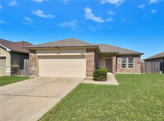 1022 Livermore St, Portland, TX 78374