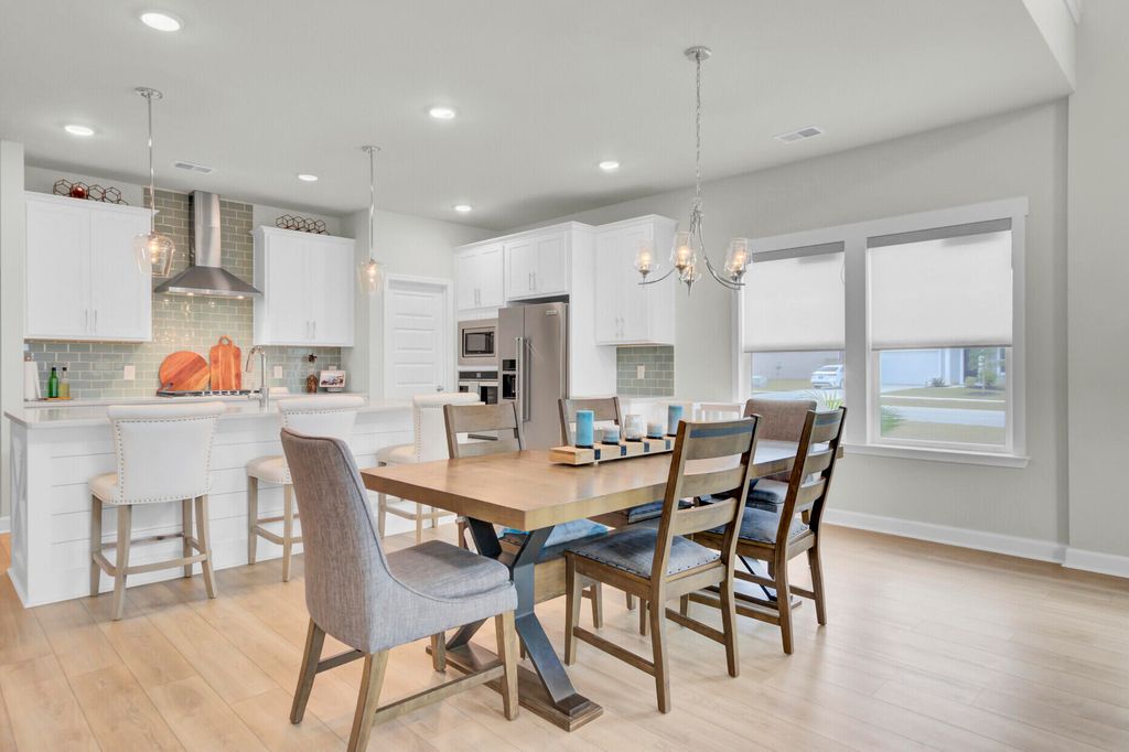 Image 10 of property listing at 101 Lucca Drive, Summerville, SC 29486