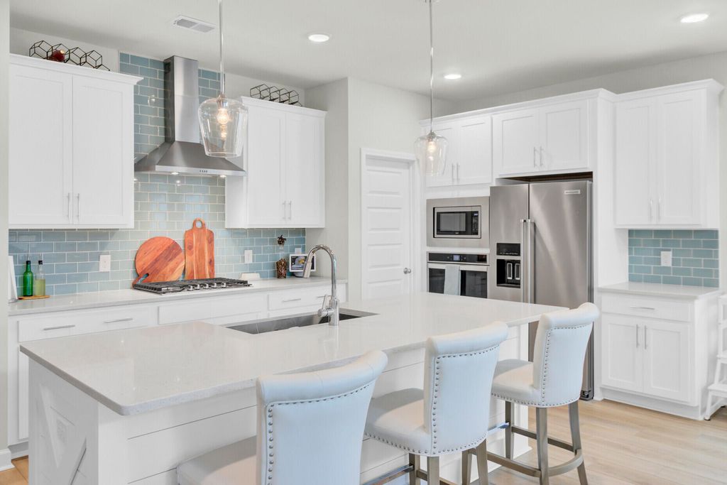 Image 11 of property listing at 101 Lucca Drive, Summerville, SC 29486