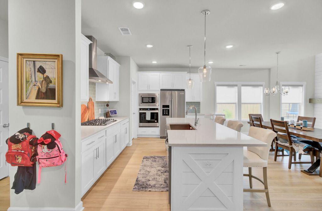 Image 12 of property listing at 101 Lucca Drive, Summerville, SC 29486