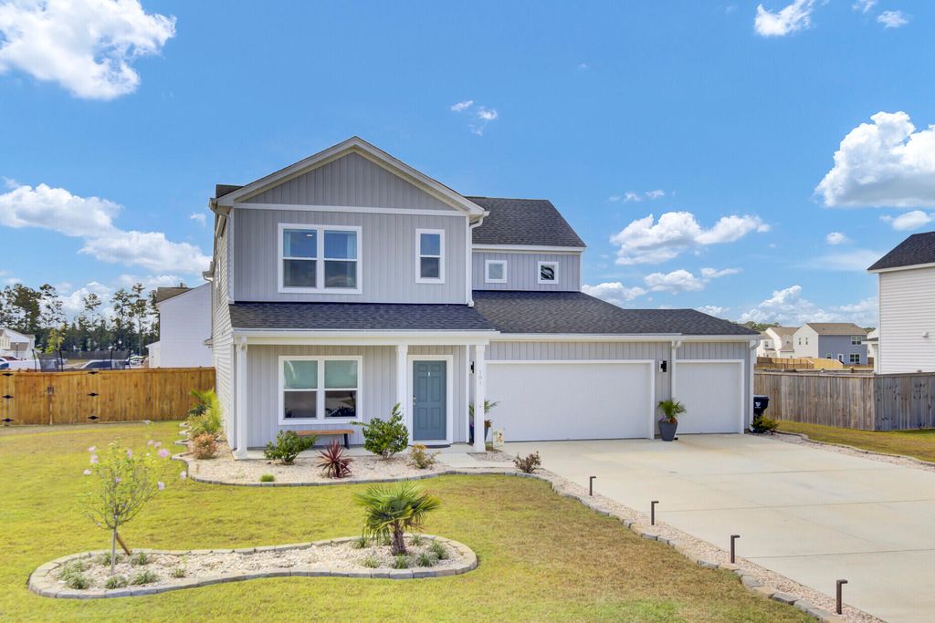 Image 3 of property listing at 101 Lucca Drive, Summerville, SC 29486