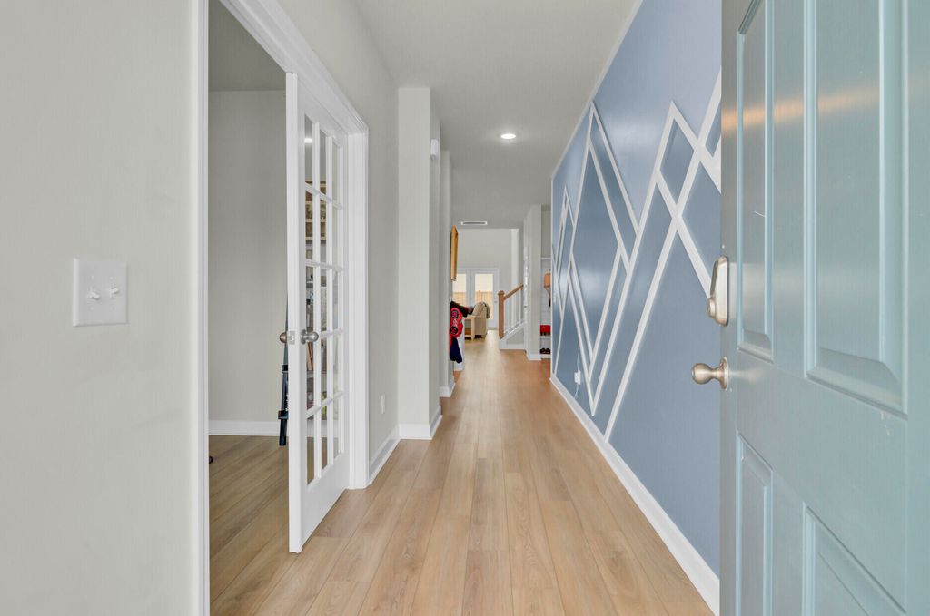 Image 5 of property listing at 101 Lucca Drive, Summerville, SC 29486