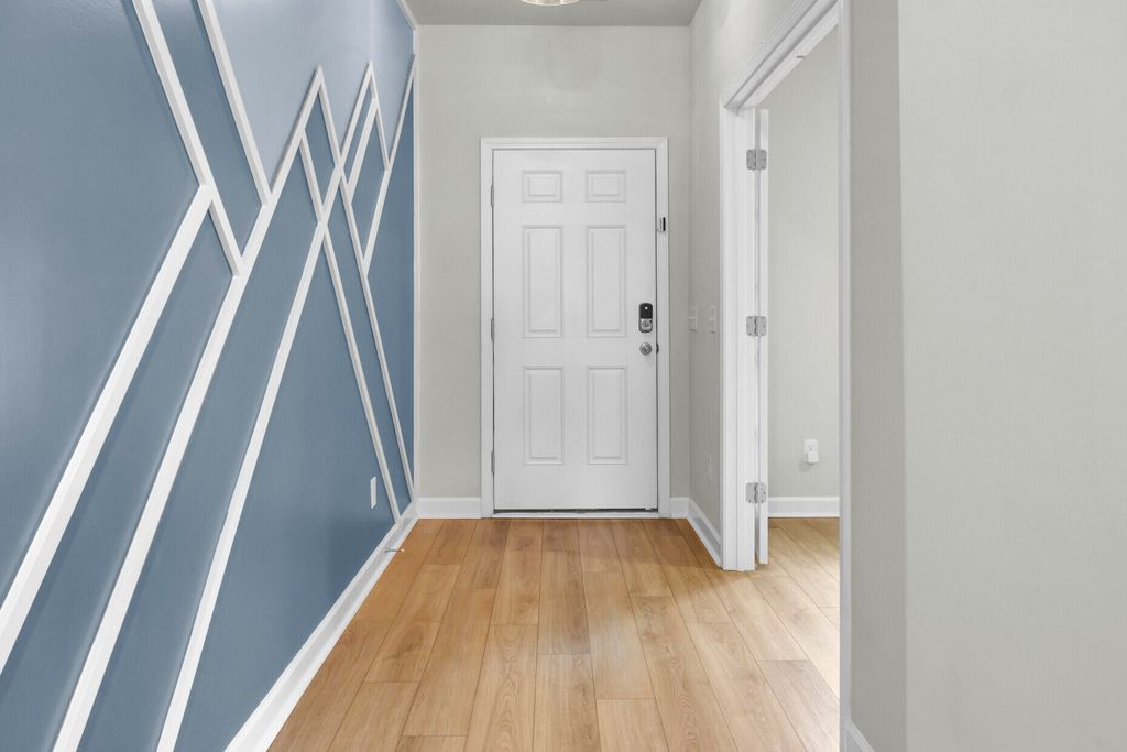 Image 6 of property listing at 101 Lucca Drive, Summerville, SC 29486