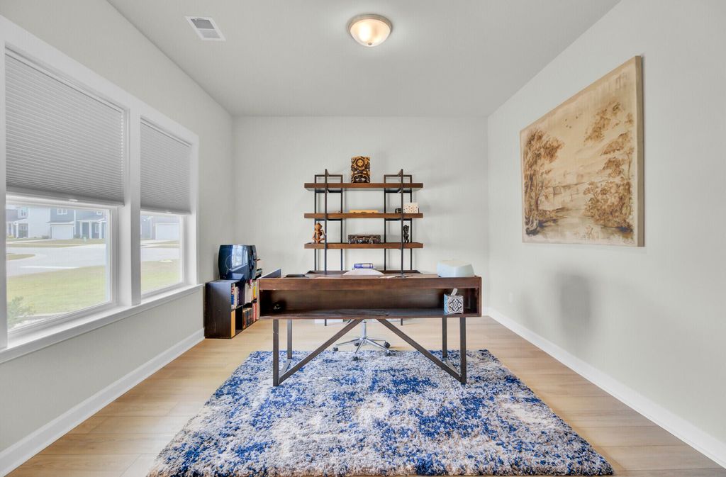 Image 7 of property listing at 101 Lucca Drive, Summerville, SC 29486