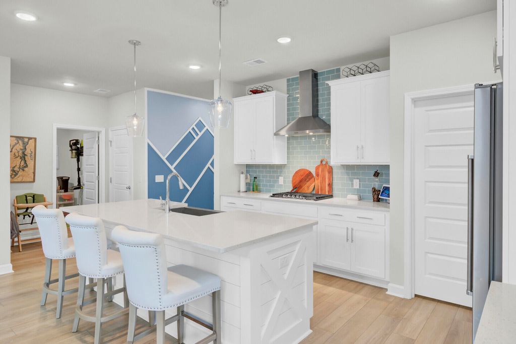 Image 8 of property listing at 101 Lucca Drive, Summerville, SC 29486