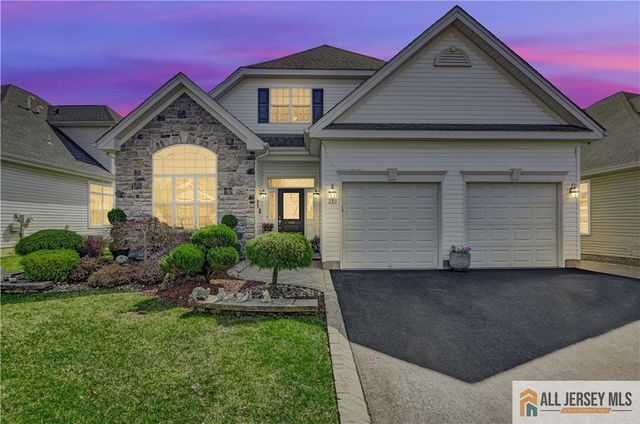 230 Diamond Spring Drive, Monroe, NJ 08831