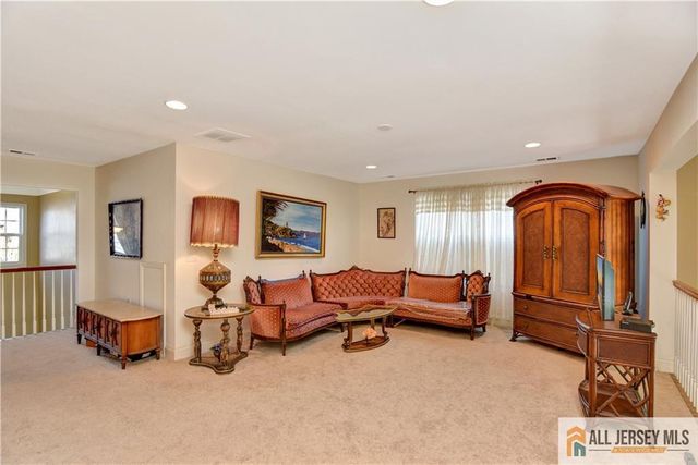 230 Diamond Spring Drive, Monroe, NJ 08831