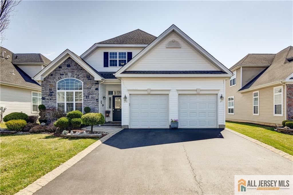 230 Diamond Spring Drive, Monroe, NJ 08831